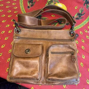 Roots Venetian Village Bag Brown Leather Adjust Crossbody Zip Pockets Logo